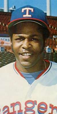 Dave Nelson, American baseball player (Texas Rangers, dies at age 73