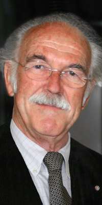 Ewald Weibel, Swiss biologist., dies at age 89