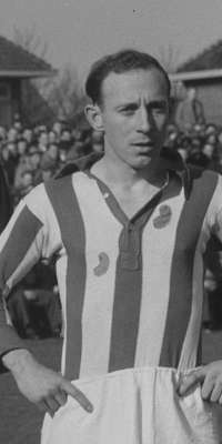 Germ Hofma, Dutch football player., dies at age 93