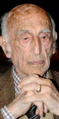 Gillo Dorfles, Italian art critic., dies at age 107