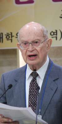 I. John Hesselink, American theologian., dies at age 90