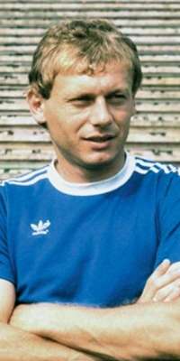 Ilie Balaci, Romanian football player and manager, dies at age 62