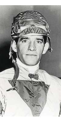 Manuel Ycaza, Panamanian-born American jockey., dies at age 80