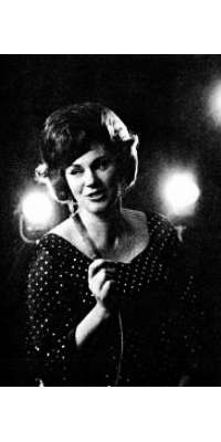 Maxine Brown, American country singer (The Browns), dies at age 87