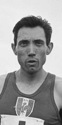 Michel Bernard, French middle- and long-distance runner., dies at age 87