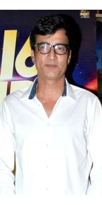 Narendra Jha, Indian actor (Raees, dies at age 55