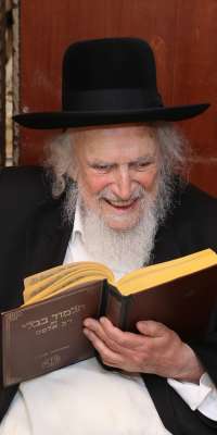 Shmuel Auerbach, Israeli rabbi, dies at age 86