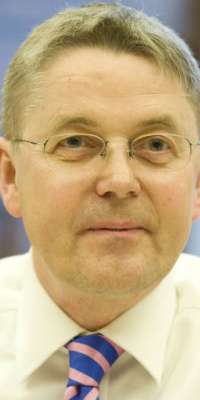 Sir Jeremy Heywood, British civil servant, dies at age 56