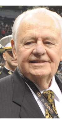 Tom Benson, American football and basketball executive, dies at age 90