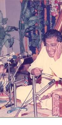 Tulsidas Borkar, Indian harmonium player, dies at age 83