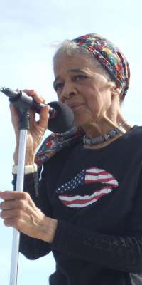 Vel Phillips, American attorney and politician, dies at age 94