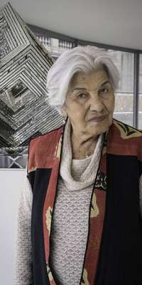 Monir Shahroudy Farmanfarmaian, Iranian artist., dies at age 97