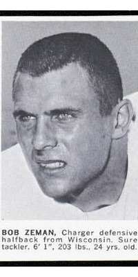 Bob Zeman, American football player and coach., dies at age 82