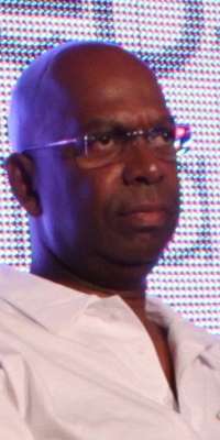 Bob Collymore, chief executive of Safaricom, dies at age -1