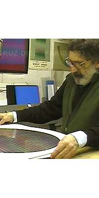 Carlos Cruz-Diez, Venezuelan artist., dies at age 95