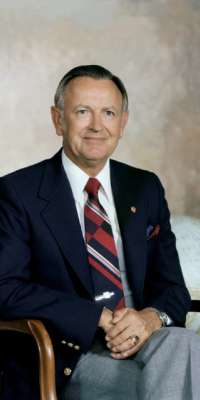 Christopher C. Kraft Jr., American aerospace engineer., dies at age 95