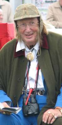 John McCririck, British horse racing journalist., dies at age 79