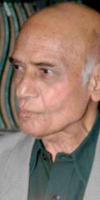 Mohammed Zahur Khayyam, Indian music director and background score composer (Kabhie Kabhie, dies at age 92