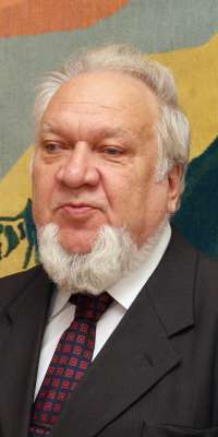 Rostislav Rybakov, Russian writer., dies at age 81