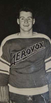 Herb Dickenson, Canadian ice hockey player (New York Rangers)., dies at age 88
