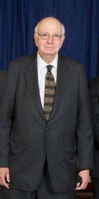 Paul Volcker, American economist, dies at age 92