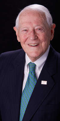Charles J. Urstadt, American real estate executive and investor. , dies at age 91