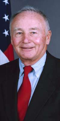 George Herbert Walker III, American diplomat, dies at age 88