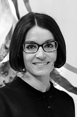 Nana Mouskouri dead?