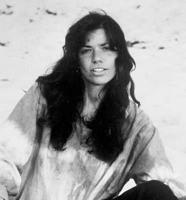 Carly Simon dead?