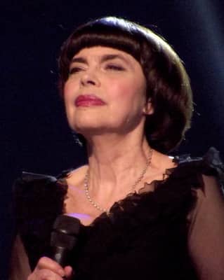 Mireille Mathieu dead?