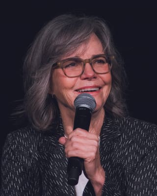 Sally Field dead?