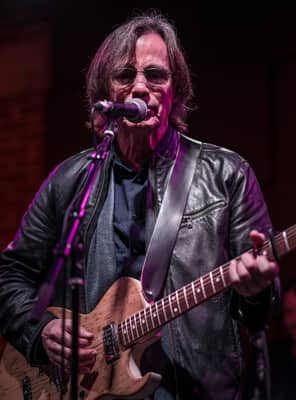 Jackson Browne dead?