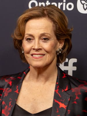 Sigourney Weaver dead?