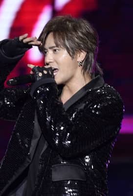Show Lo dead?