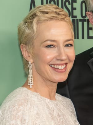 Carrie Coon dead?