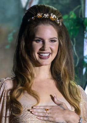 Lana Del Rey dead?