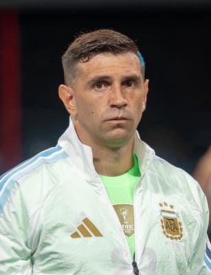 Emiliano Martínez dead?
