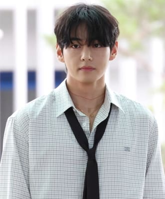 V (singer) dead?