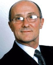 Bobby Cummines OBE MUniv. FRSA