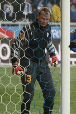 Manninger warming up for Juventus in 2010