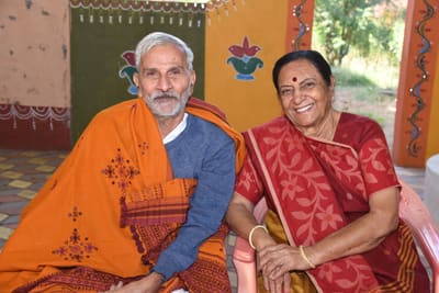 Suresh Harilal Soni with his wife Indira Soni in 2024