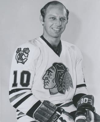 Hull with the Chicago Black Hawks in 1977