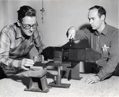 Upatnieks (left) with Emmett Leith
