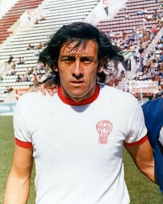 Avallay in Huracán c. 1975