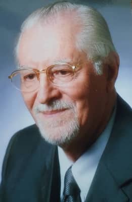 Māzin Mubārak, Syrian writer, died on July 25, 2026