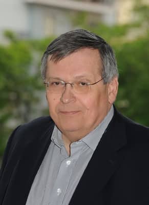 Stefanos Manos, minister of finance, died on August 15, 2026