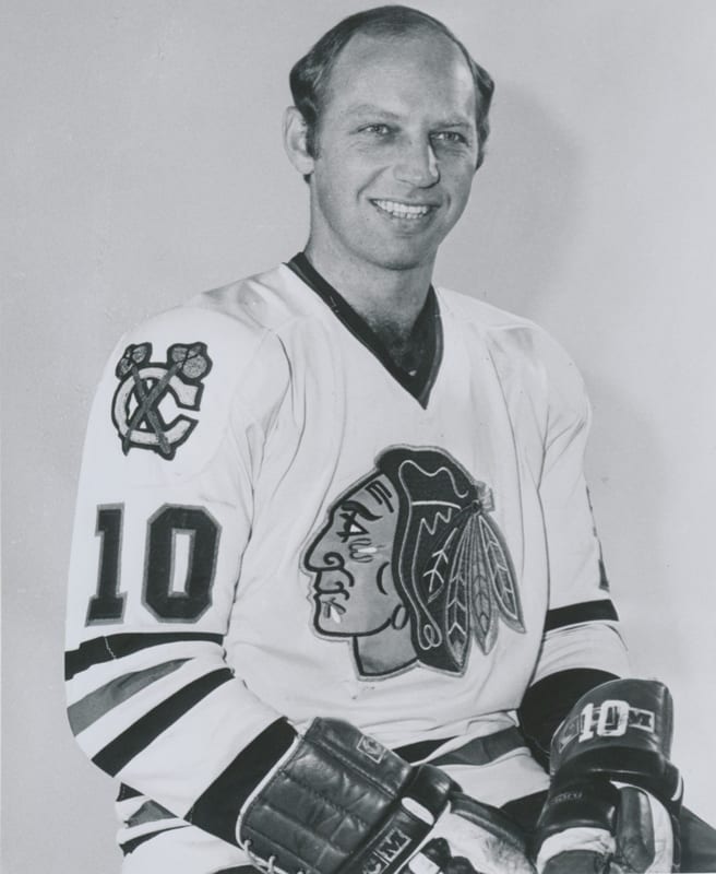 Hull with the Chicago Black Hawks in 1977